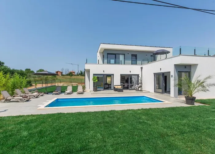 Luna Fiorini By Seeadria