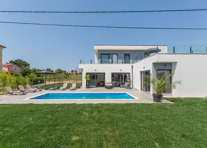 Luna Fiorini By Seeadria