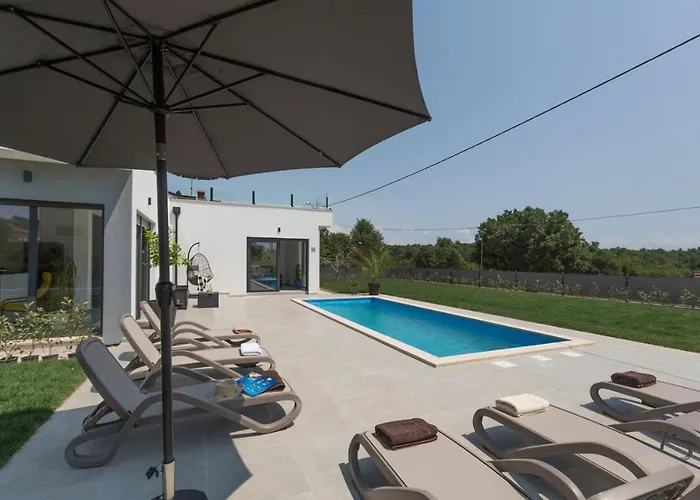 Luna Fiorini By Seeadria